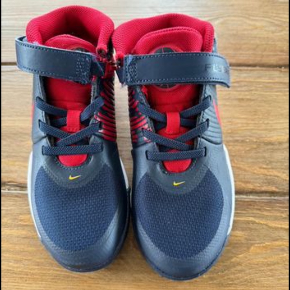 Boys Nike Fly Ease
